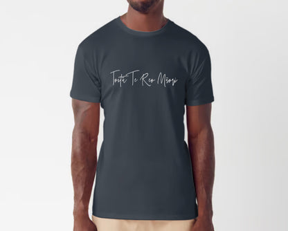 Toitū Te Reo Māori T-Shirt